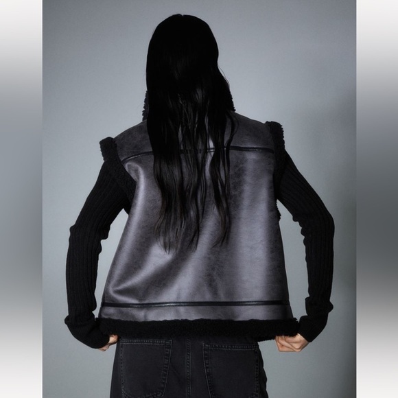 H&M Teddy Fleece-Lined Black Vest - Picture 3 of 15